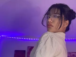 AlissaRhyss shows pics camshow